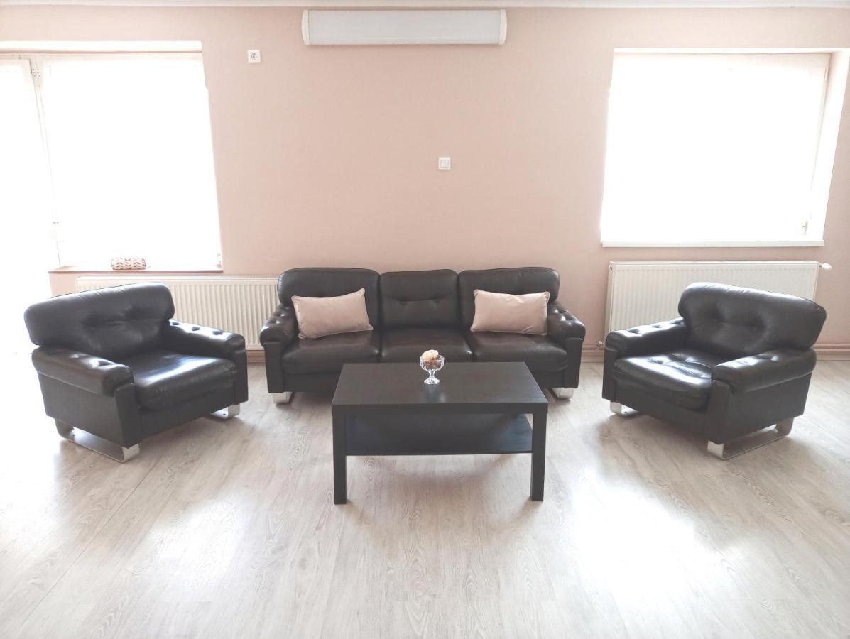 Stardust Apartman Pecs Ngoại thất bức ảnh