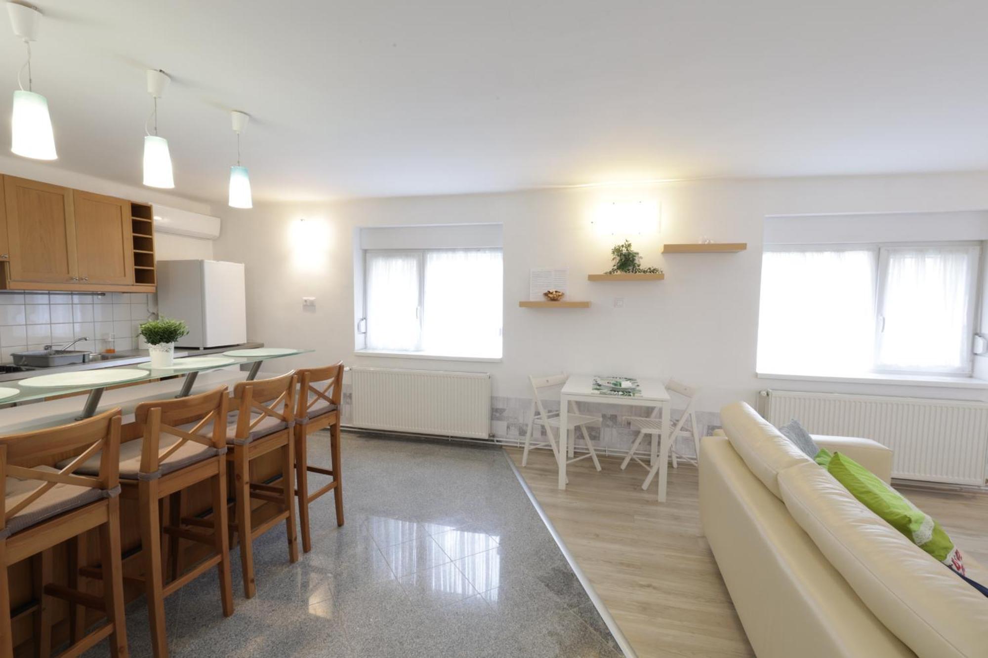 Stardust Apartman Pecs Ngoại thất bức ảnh