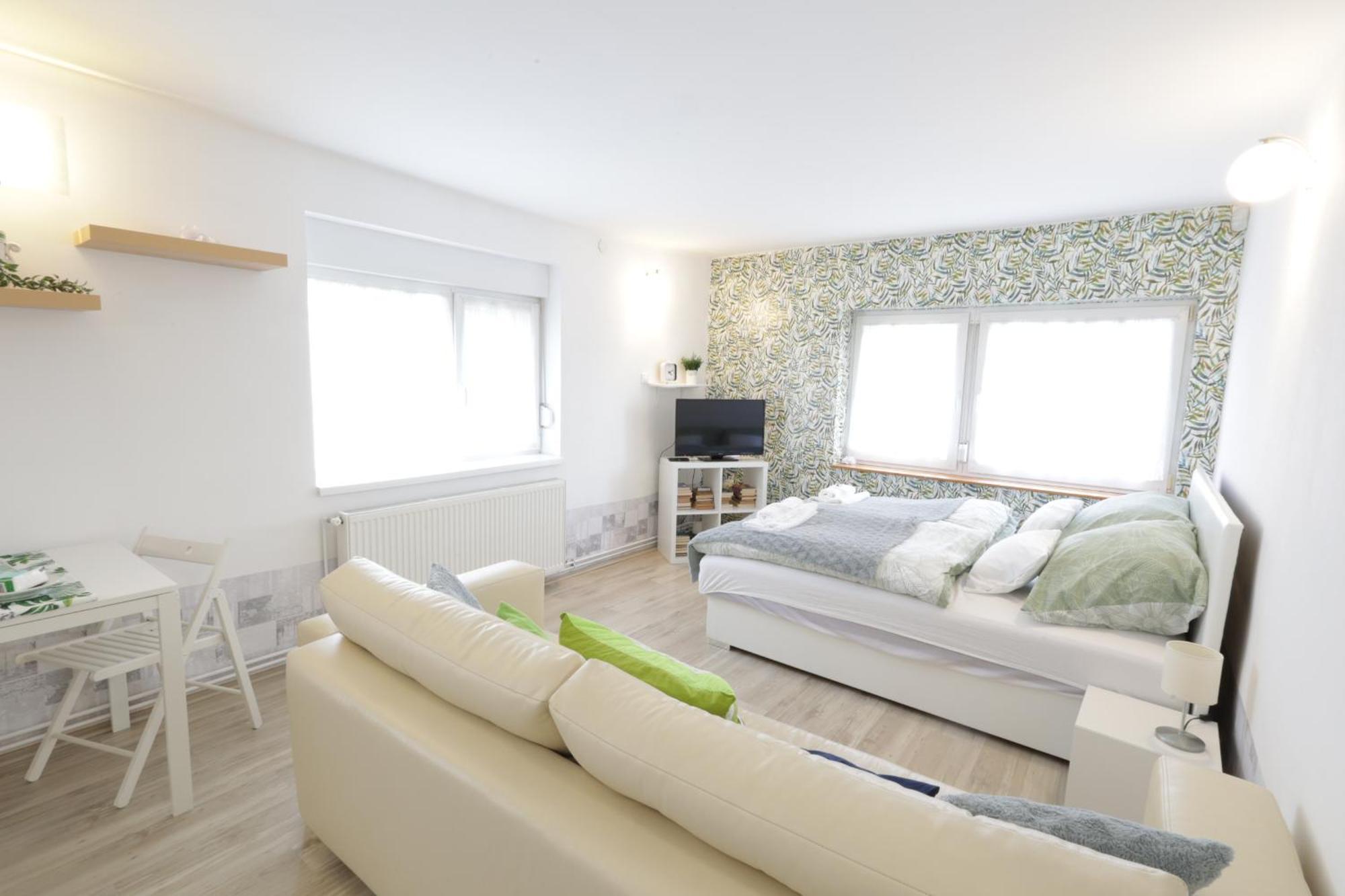 Stardust Apartman Pecs Ngoại thất bức ảnh