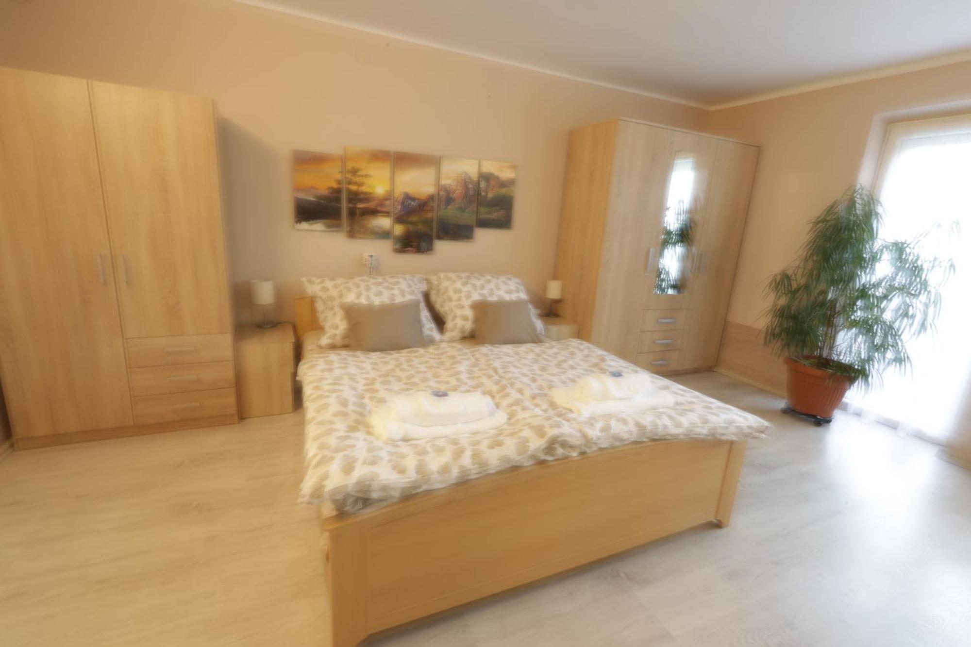 Stardust Apartman Pecs Ngoại thất bức ảnh