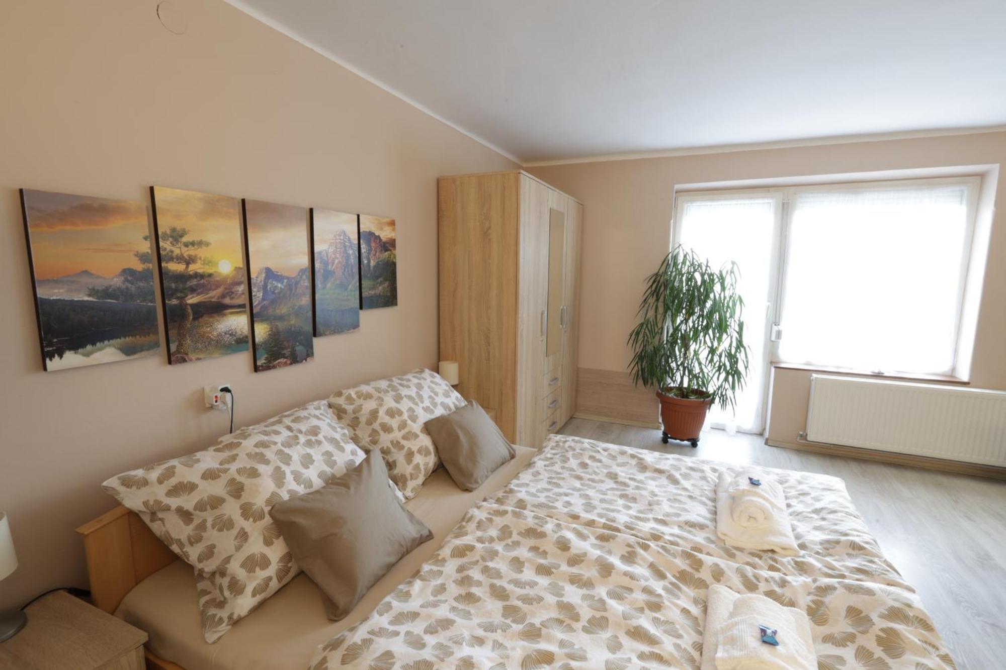 Stardust Apartman Pecs Ngoại thất bức ảnh